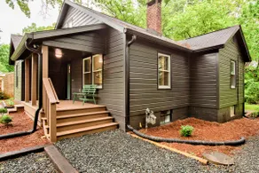 The Brookwood | Chef's Kitchen, Loft, Sleeps 11 - Image 3