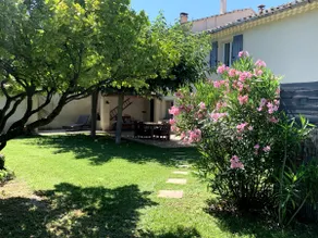 Le Mas des Vacances Provençales and its swimming pool - Image 2