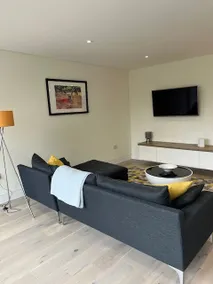 Lovely 1st Flr 2 Bed 2 Bath Flat in Esher - Image 5