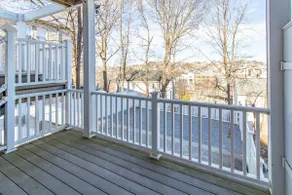 10 min Logan Airport- 2 Bed/2 Bath, Sleep 5 - Image 5