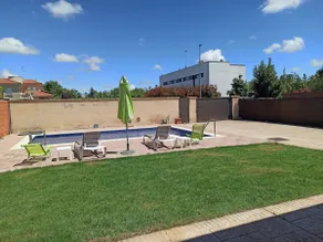 A villa with a private pool 10 meters from Salamanca - Image 3
