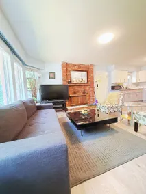 ✺ New renovated Private 2br huge living room suite - Image 4