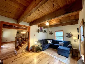 Romantic StackRock Cabin – An Exclusive, Centrally Located Retreat. - Image 3