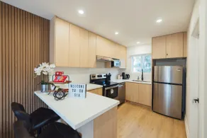 ☆ Downtown Mid-Century Duplex House ☆FREE PARKING☆ - Image 3