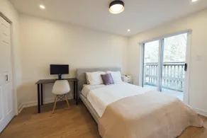 ☆ Downtown Mid-Century Duplex House ☆FREE PARKING☆ - Image 5