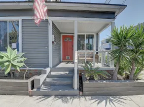 Beach Bungalow - Image 2