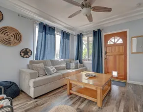 Beach Bungalow - Image 3