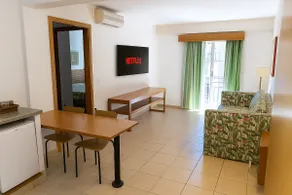 Apartment Hotel Giardino. HotPark 5 min walk - Image 2