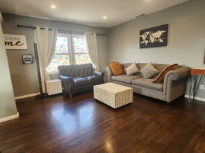 Walk to Sofi or Intuit - Large 4Bed House - Image 2