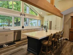 Olga's Bay Lake House - Image 2