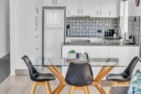 Central, modern, clean and amazingly awesome! - Image 2