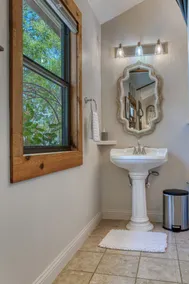 Cozy Cabin - Image 5