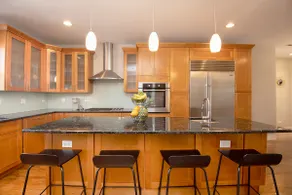 Luxury duplex home in Roscoe Village/Wrigley Field with Free Street Parking - Image 3