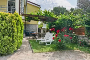 Enjoy Holiday in Your Vintage Home - Image 3