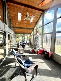 Schroon Lake’s Coziest Lakefront Getaway - Image 4