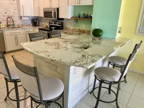 Pristine Tropical Getaway Townhouse Across Street from the Beach! - Image 2
