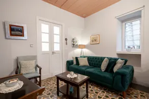 Neoclassical, Spacious Apartment in Andros Town - Image 4