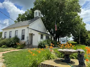 Cozy Historic Schoolhouse w/ Hot Tub + Views - Image 2