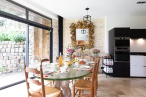 Le Paradis de Lucile - Vue de rêve - La Roche Guyon - Paris 1h - Giverny 10 mn - 12 personnes - 5 chambres - 3 sdb - pétanque - babyfoot - balançoires - ping pong - tennis- cuisine ultra équipée - borne électrique - Image 4