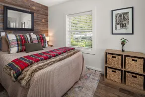 Cozy Bungalow Home in the Heart of Stowe Village - Image 4