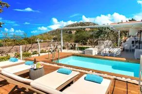 Cretan Lodge Heated Pool - Image 3