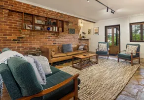 Le Souef Retreat - Pet-Friendly Escape w Cosy Fire - Image 4
