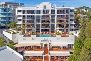 Kirra Penthouse, Stunning Views, 2BR Parking, Pool - Image 5