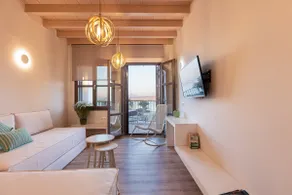V77 Seafront Leto Suite with roof top hot tub. - Image 5