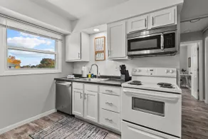 Fully Equipped 2BR | Downtown Appleton - Image 4