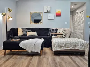 1BR 1B - 75” & 55” TVs - Modern Casita - Image 5