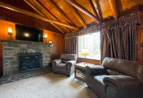 Beautiful Poconos Log Cabin on Private Resort - Image 5