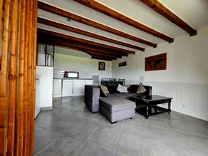 Quiet air-conditioned accommodation with garden and pool - Image 4