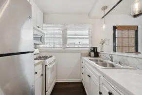 Malibu, Carbon Beach - Suite Six - Image 3