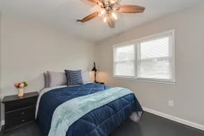 Modern Hampton Home! Prime Location! - Image 4