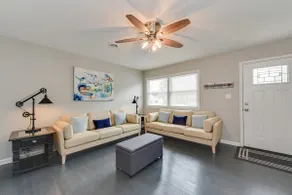 Modern Hampton Home! Prime Location! - Image 2