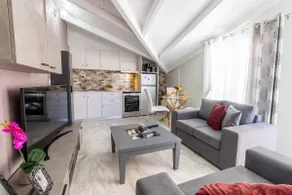 Renas House 2 - Image 2