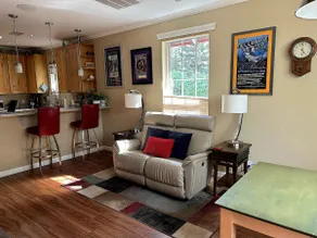 *updated* Leroux Bungalow (2 blocks from Downtown) - Image 3