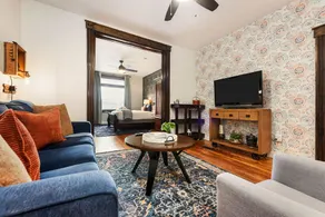 Cute Apt Minutes from Downtown and Stadiums! - Image 3