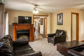 4-Bdrm Apt · Walk to Village · Private Beach - Image 5