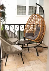 Sun-kissed Retreat: Pool, Beach Access, BBQ & Balcony! - Image 4