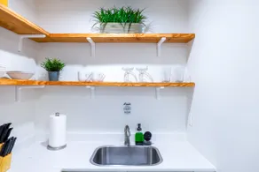 Modern Miami Studio in Prime Location - Image 4