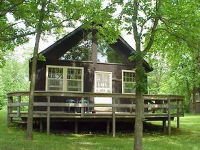Lakeside Cabin, beach, king bd, hiking, resort fun - Image 2