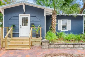 1920s Coastal Cottage | Walk to Amp & Downtown - Image 2