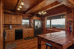 Lodge at OZK Ranch- Mountaintop with hot tub - Image 4