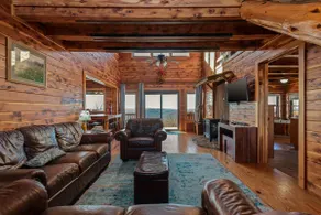 Lodge at OZK Ranch- Mountaintop with hot tub - Image 3