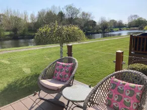 River Retreat Lodge is front line with panoramic views over the river Avon. - Image 5