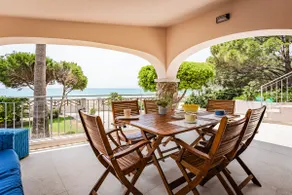 Strandvilla på den vackra Solanas-stranden - Image 5