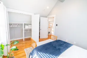 Skylight: Cozy 2 BR, Close to Yale & Downtown NHV - Image 3