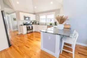 Skylight: Cozy 2 BR, Close to Yale & Downtown NHV - Image 5