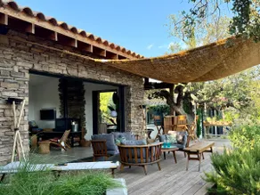 Villa com piscina no coração das rochas - Image 2